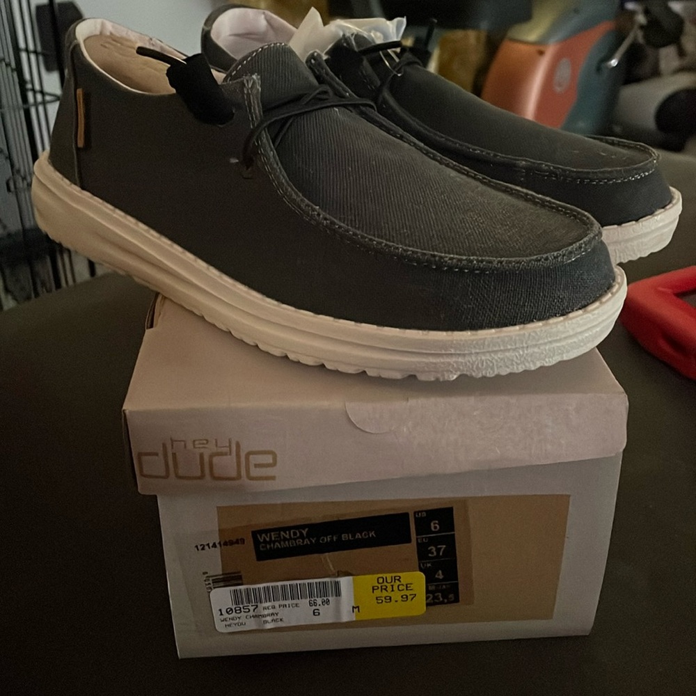NWT Wendy Hey Dude